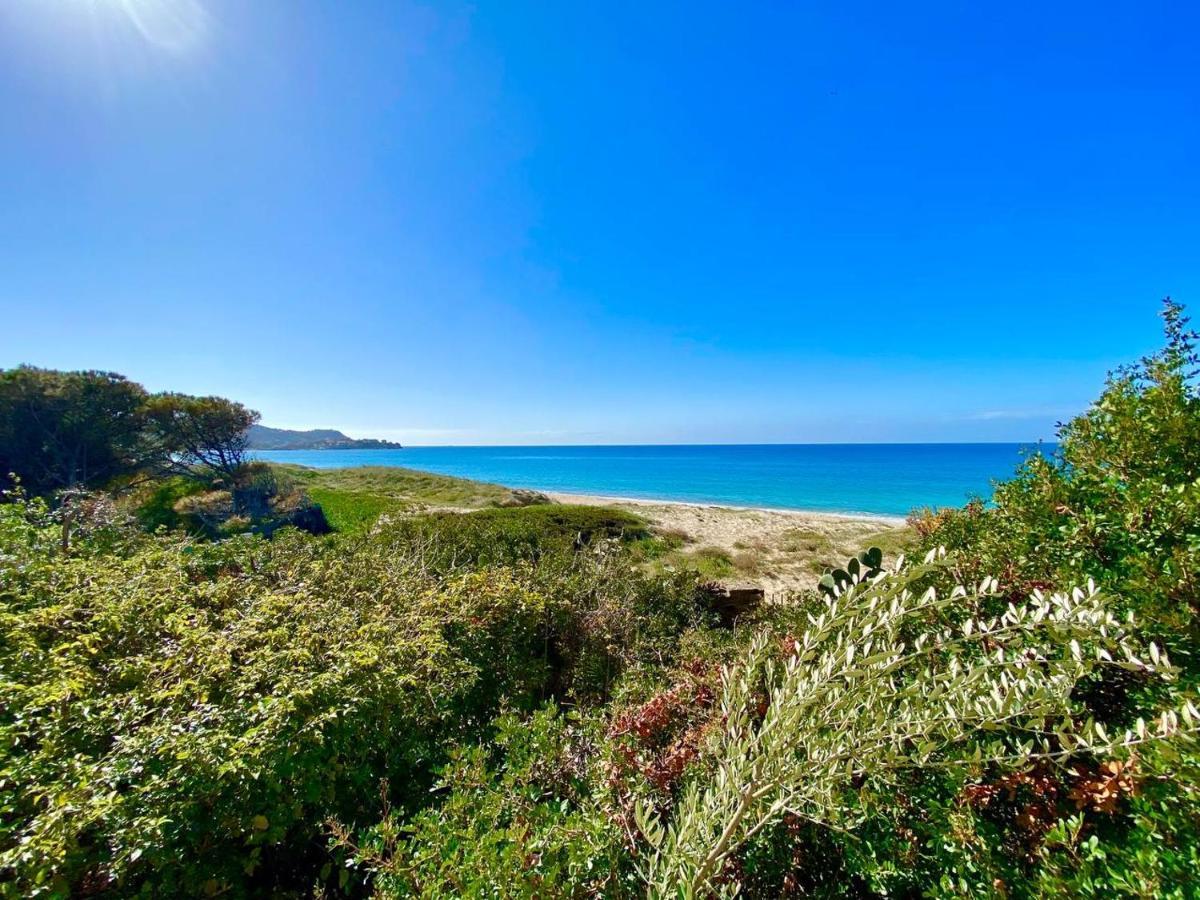 Апартаменты Beachfront House Geremeas Sardegna Экстерьер фото